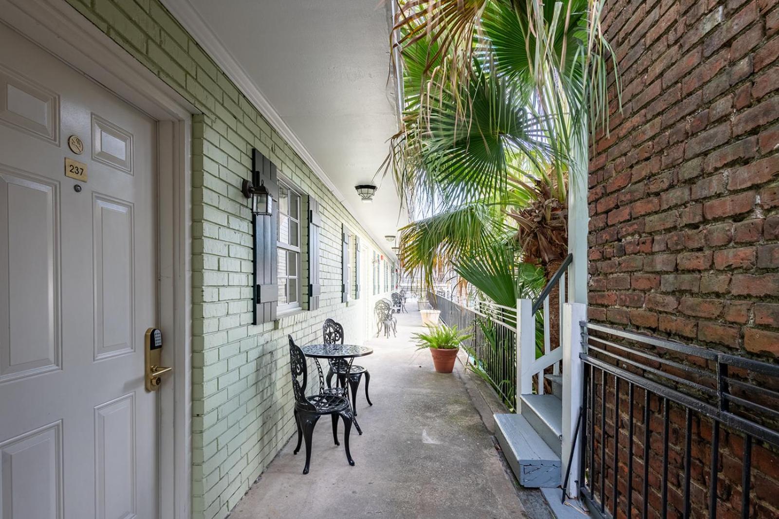 French Quarter Suites Hotel New Orleans Exterior foto